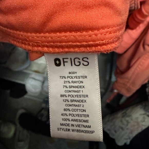 Coral Figs Jogger Scrubs Small Petite - Picture 3 of 3